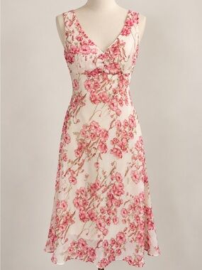Sleeveless V-Neck Floral Midi Dress in Pink and Cream